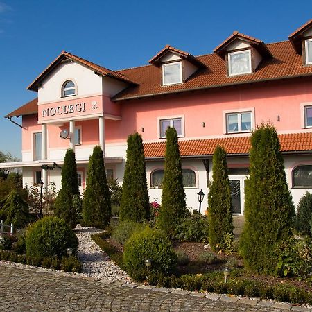 Noclegi Biała Róża Boleslawiec  Exterior foto