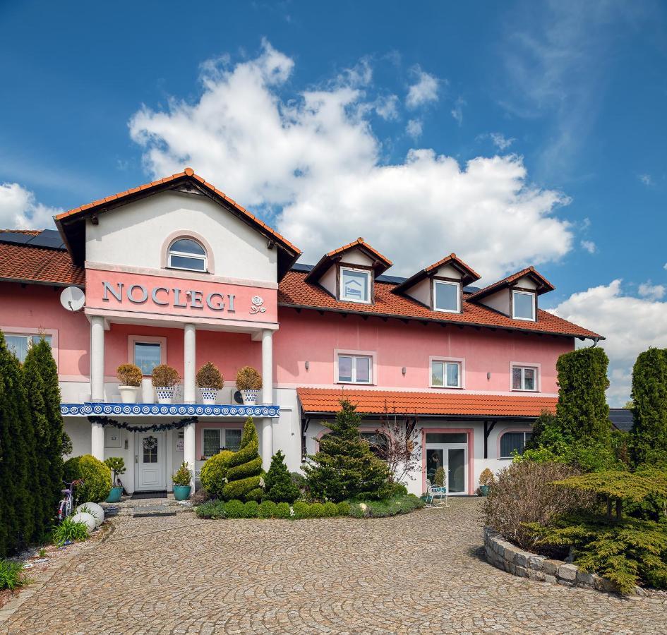 Noclegi Biała Róża Boleslawiec  Exterior foto